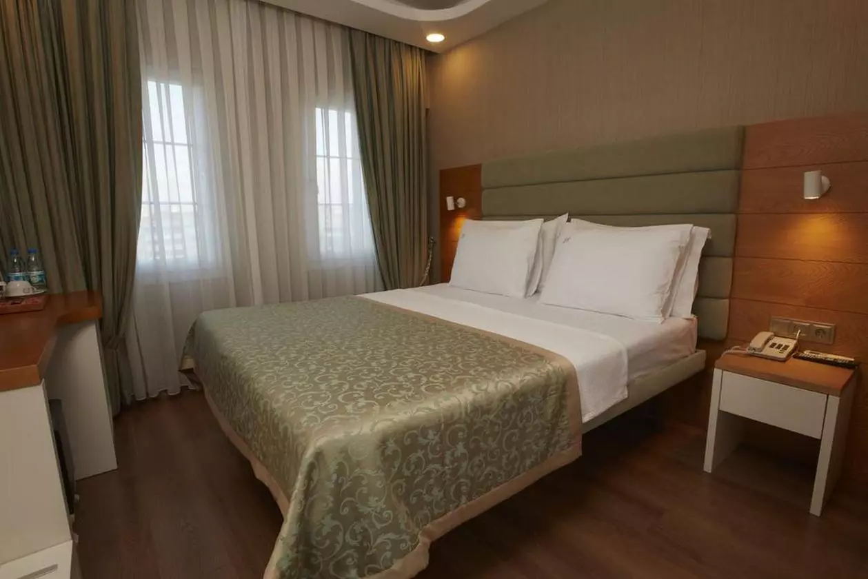 366671LIFECORNER_SHABAVIZPARVAZ (13).jpg